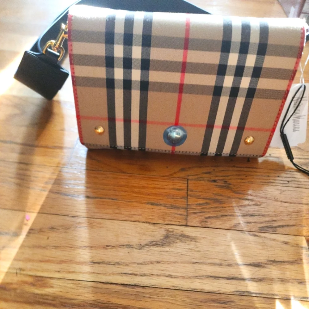 BURBERRY (LIKE NEW) cross body, belt bag. Original Tag Still Attached - Picture 1 of 4
